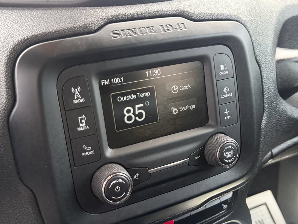 Used 2017 Jeep Renegade Latitude w/ Cold Weather Group AWD/4WD image 29