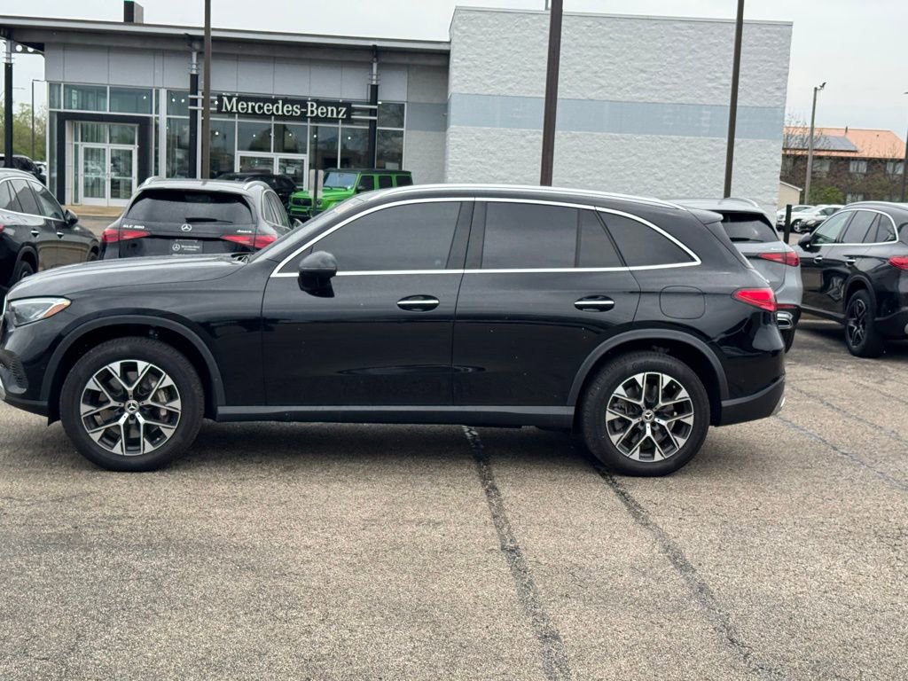 Used 2025 Mercedes-Benz GLC 350e 4MATIC image 7
