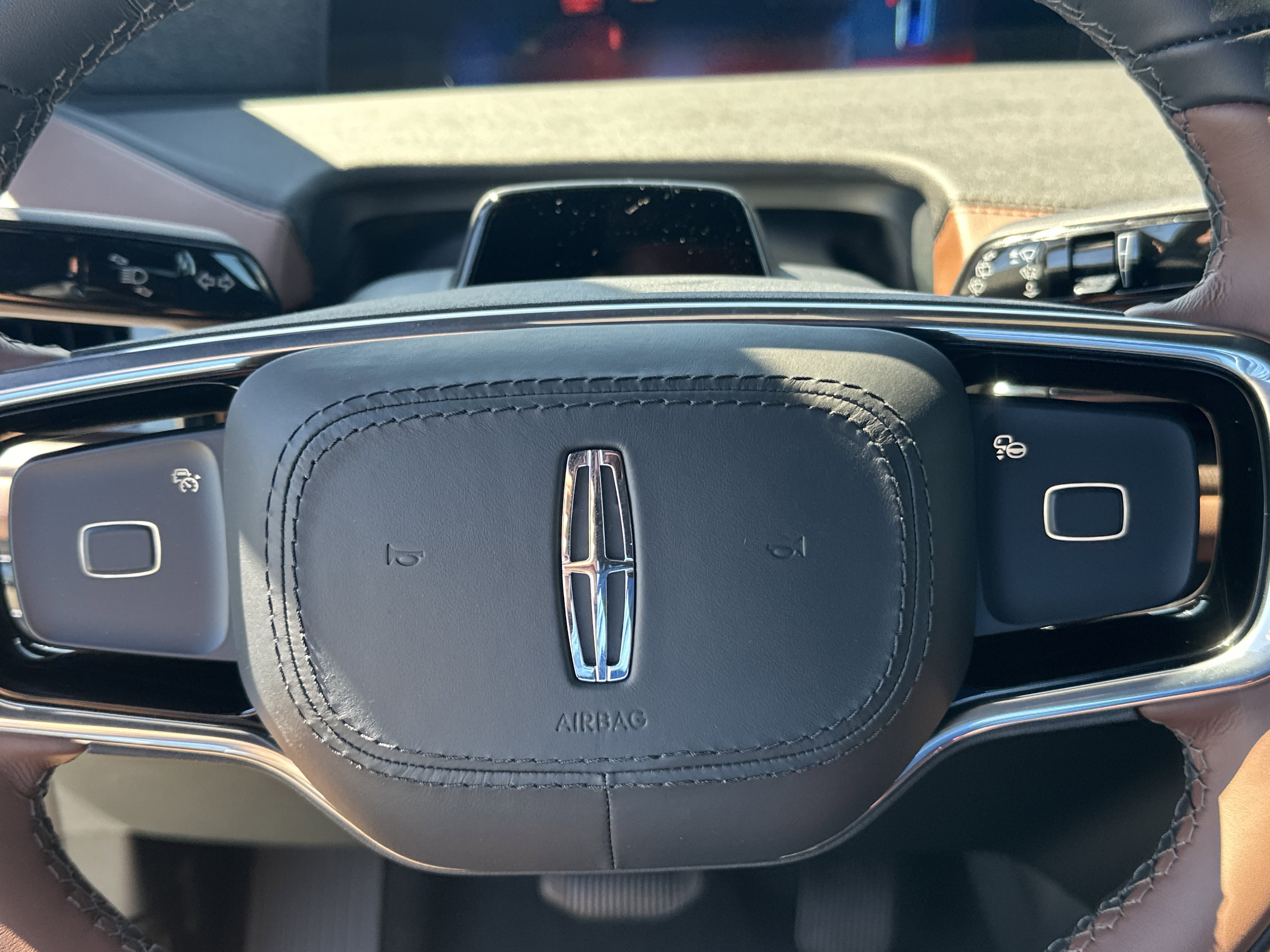 New 2025 Lincoln Navigator Reserve image 16