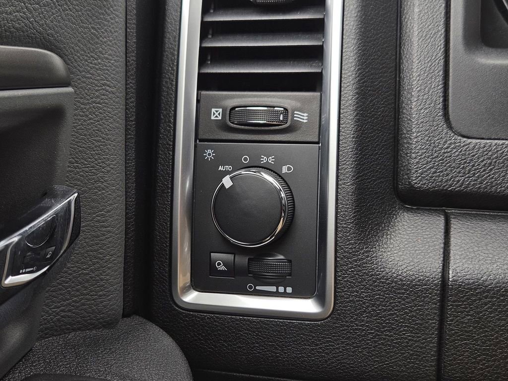 Used 2024 RAM 1500 Classic SLT image 23