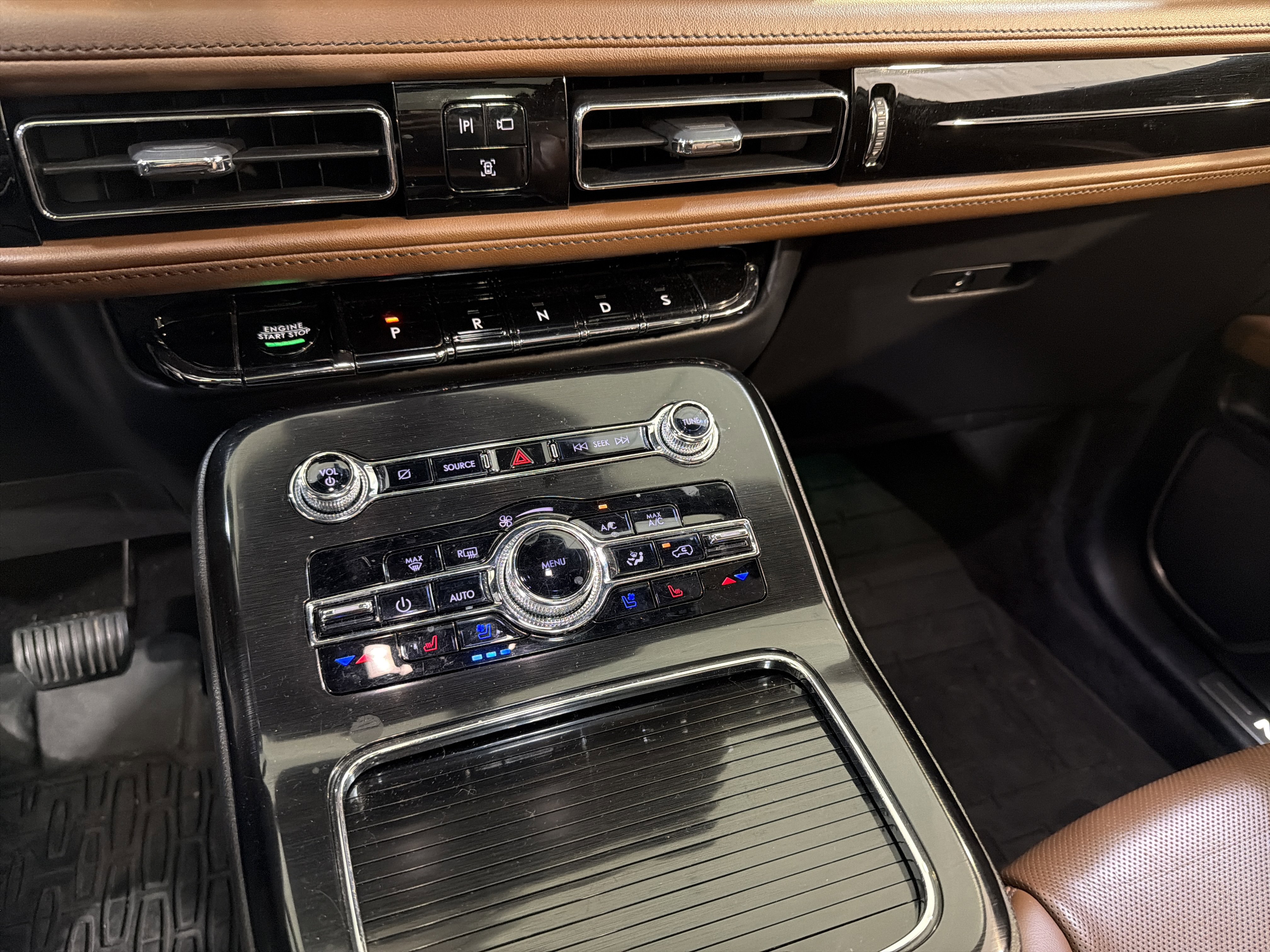 Used 2022 Lincoln Nautilus Reserve image 20