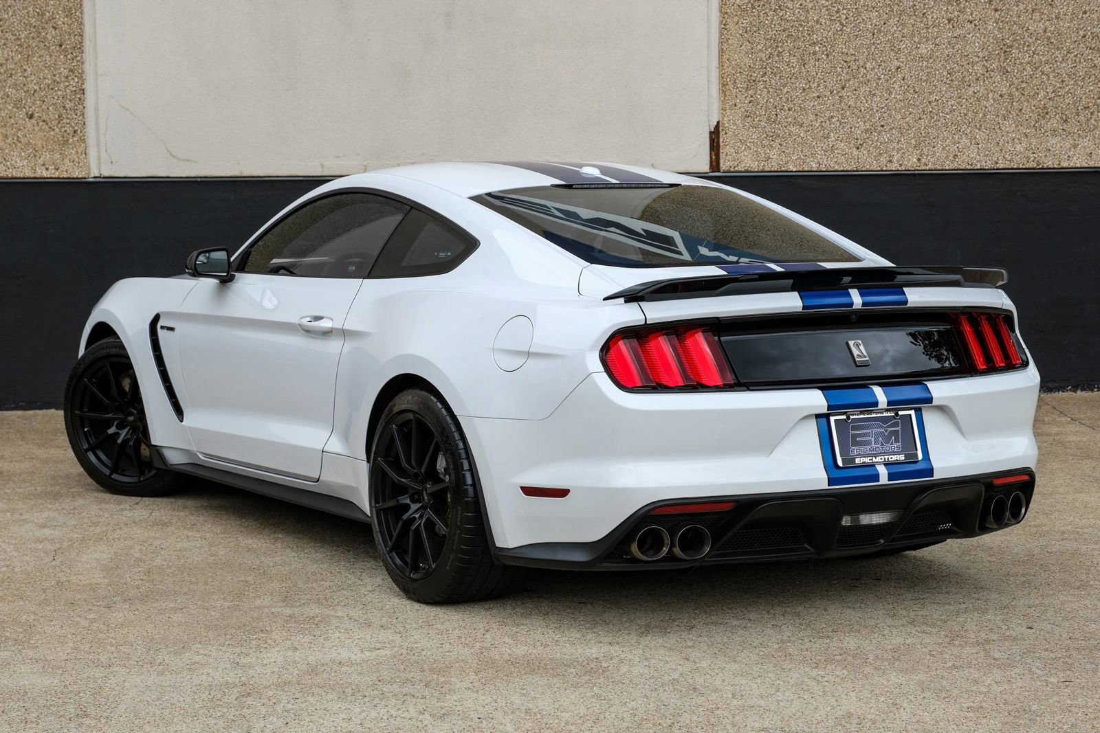 Used 2017 Ford Mustang Shelby GT350 w/ Electronics Package RWD image 9