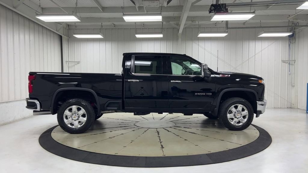 Used 2023 Chevrolet Silverado 2500 LTZ w/ Gooseneck/5TH Wheel Package AWD/4WD image 9