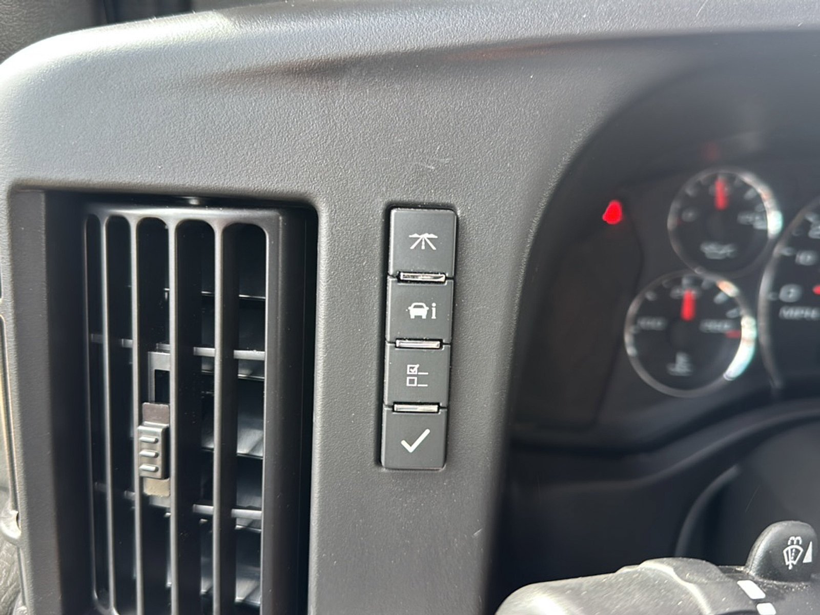 Certified 2025 Chevrolet Express 2500 w/ Driver Convenience Package RWD image 27