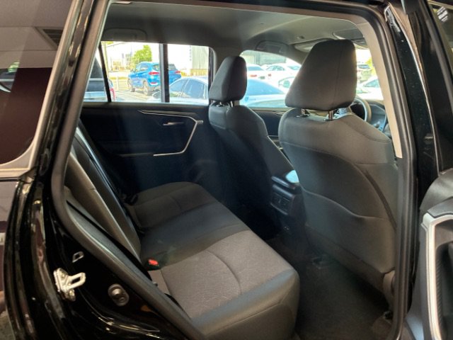 Used 2025 Toyota RAV4 XLE FWD image 28