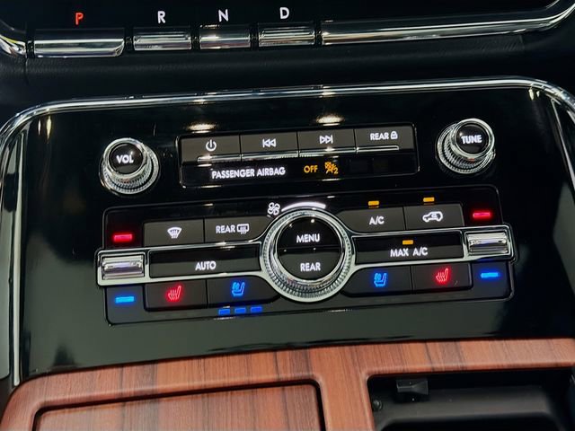 Used 2024 Lincoln Navigator Reserve image 19