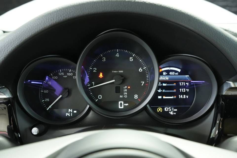 Certified 2026 Porsche Macan AWD/4WD image 13