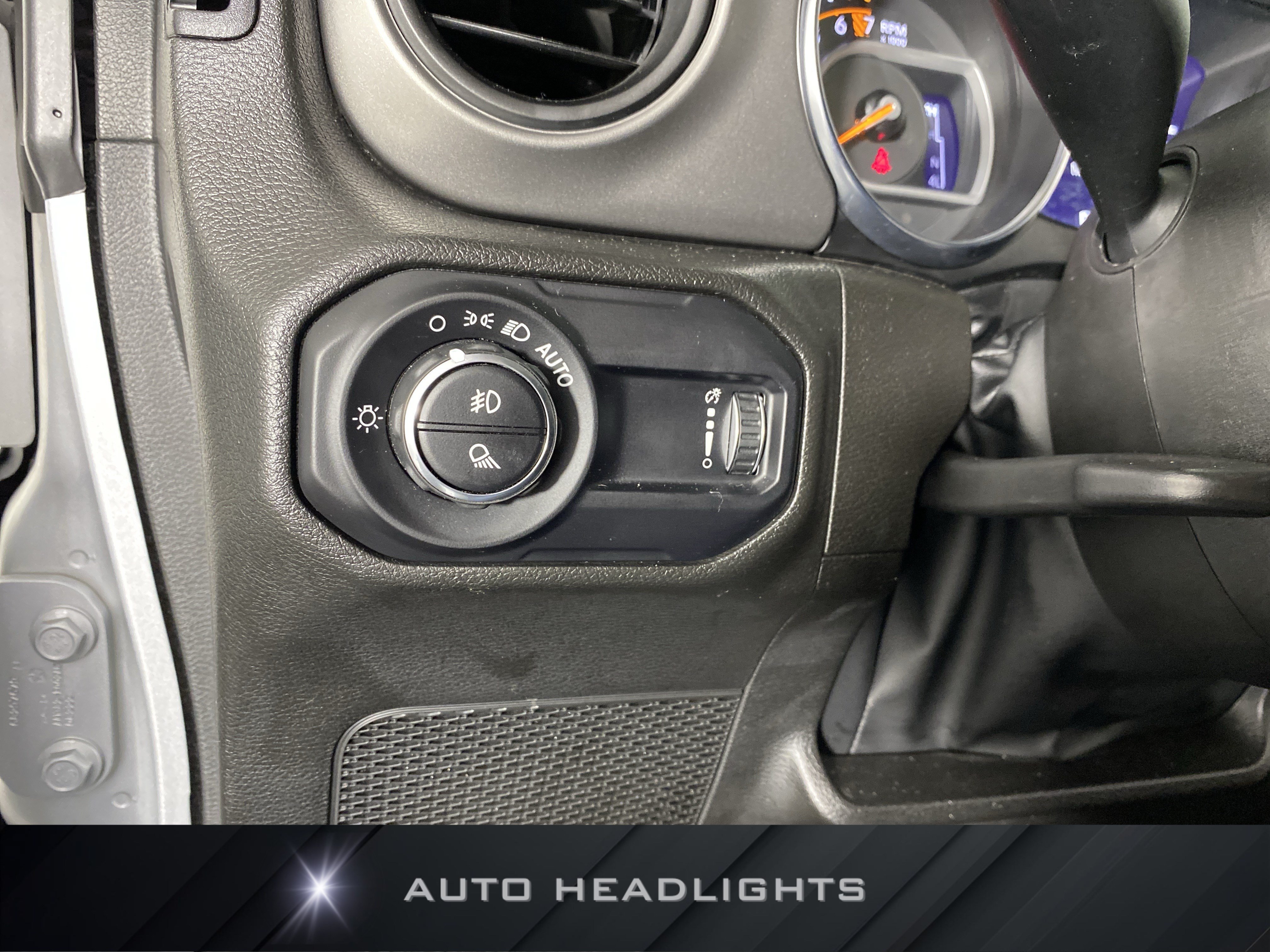 Used 2023 Jeep Gladiator Sport AWD/4WD image 25
