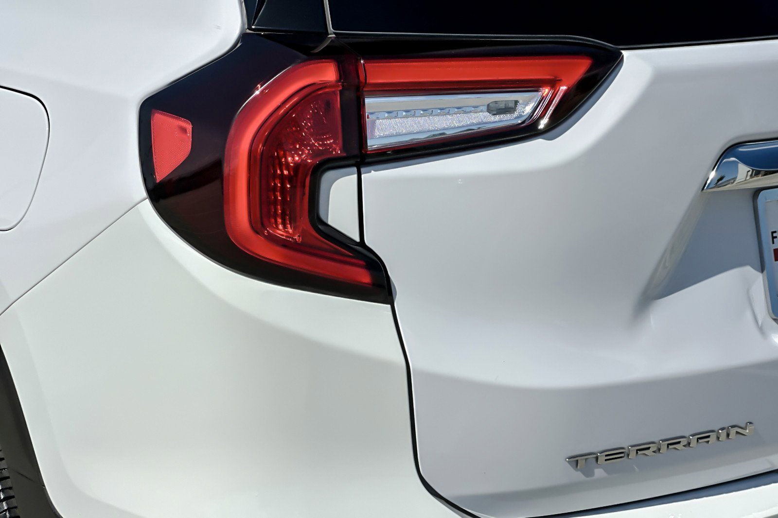 Used 2023 GMC Terrain SLE FWD image 26
