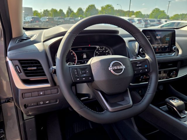 New 2026 Nissan Rogue SV AWD/4WD image 9