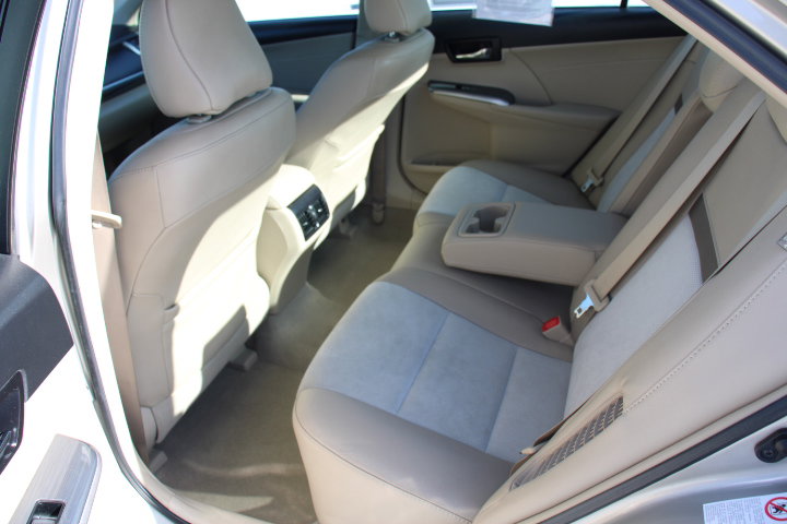 Used 2014 Toyota Camry XLE w/ Leather Package image 14