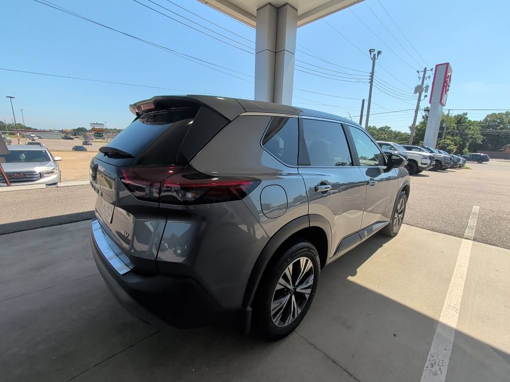 Used 2023 Nissan Rogue SV FWD image 5