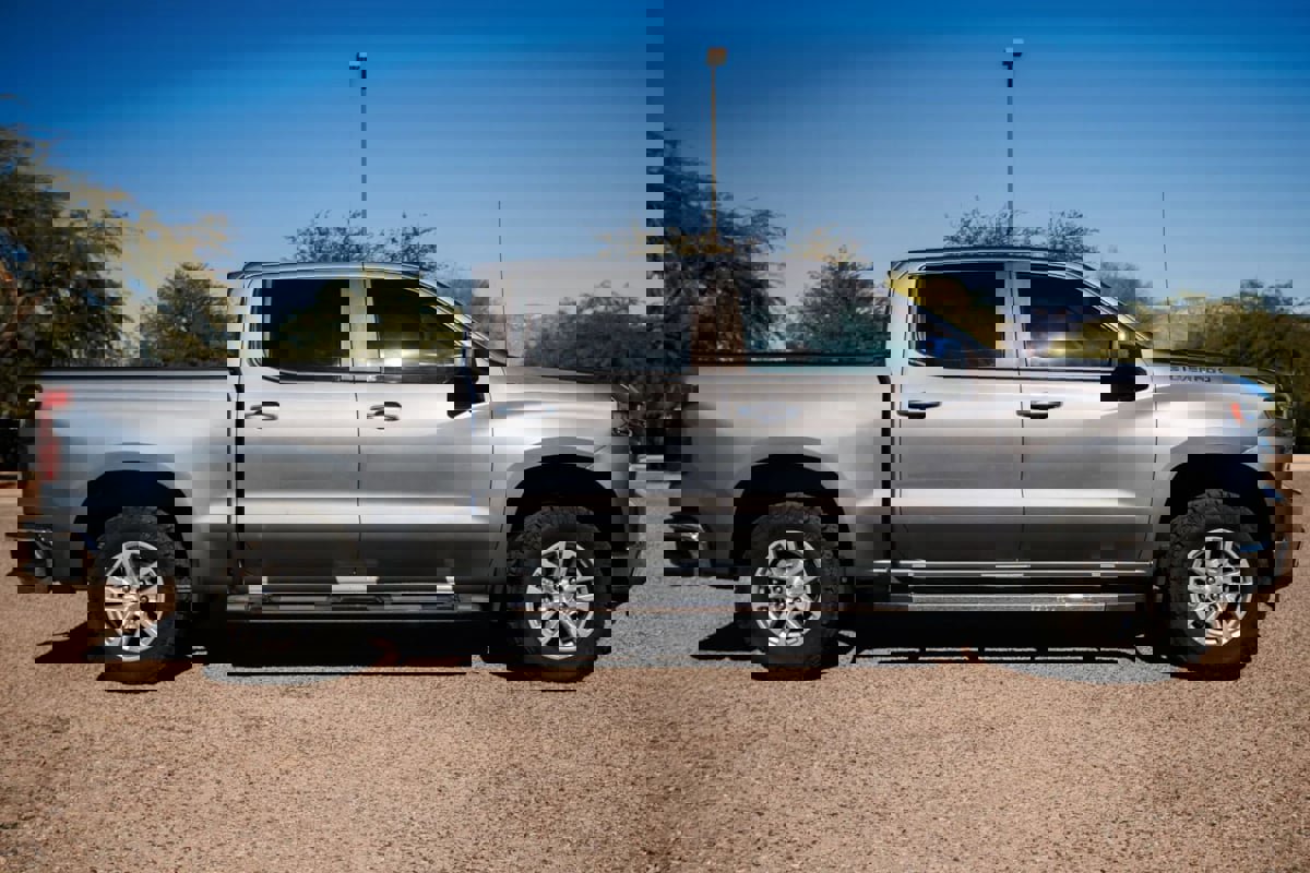 Used 2021 Chevrolet Silverado 1500 LT image 3