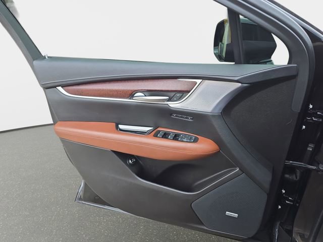Used 2023 Cadillac XT5 Sportv image 30