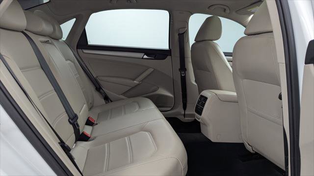 Used 2021 Volkswagen Passat 2.0T SE image 18