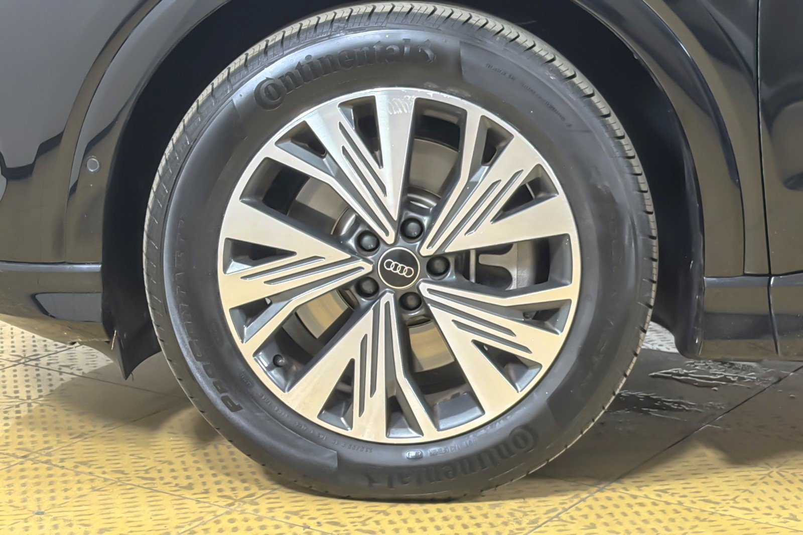 Certified 2023 Audi Q4 e-tron Premium w/ Premium Plus RWD image 26