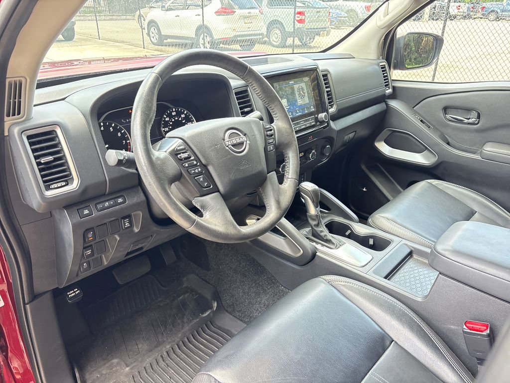 Used 2022 Nissan Frontier SV w/ SV Premium Package RWD image 6