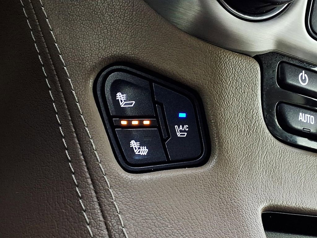 Used 2015 GMC Yukon SLT image 16