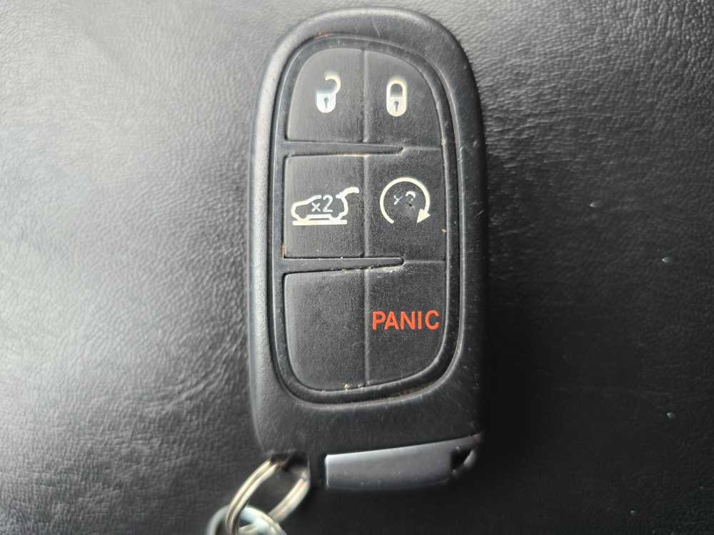 Used 2020 Jeep Cherokee Limited AWD/4WD image 21