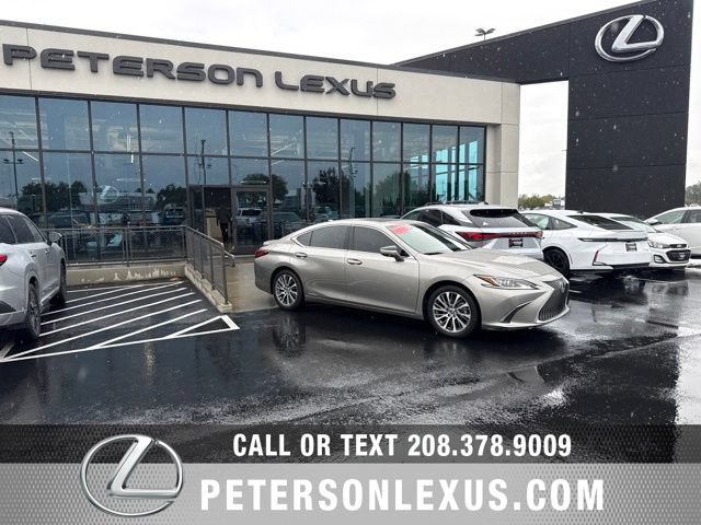 Used 2019 Lexus ES 300h w/ Premium Package