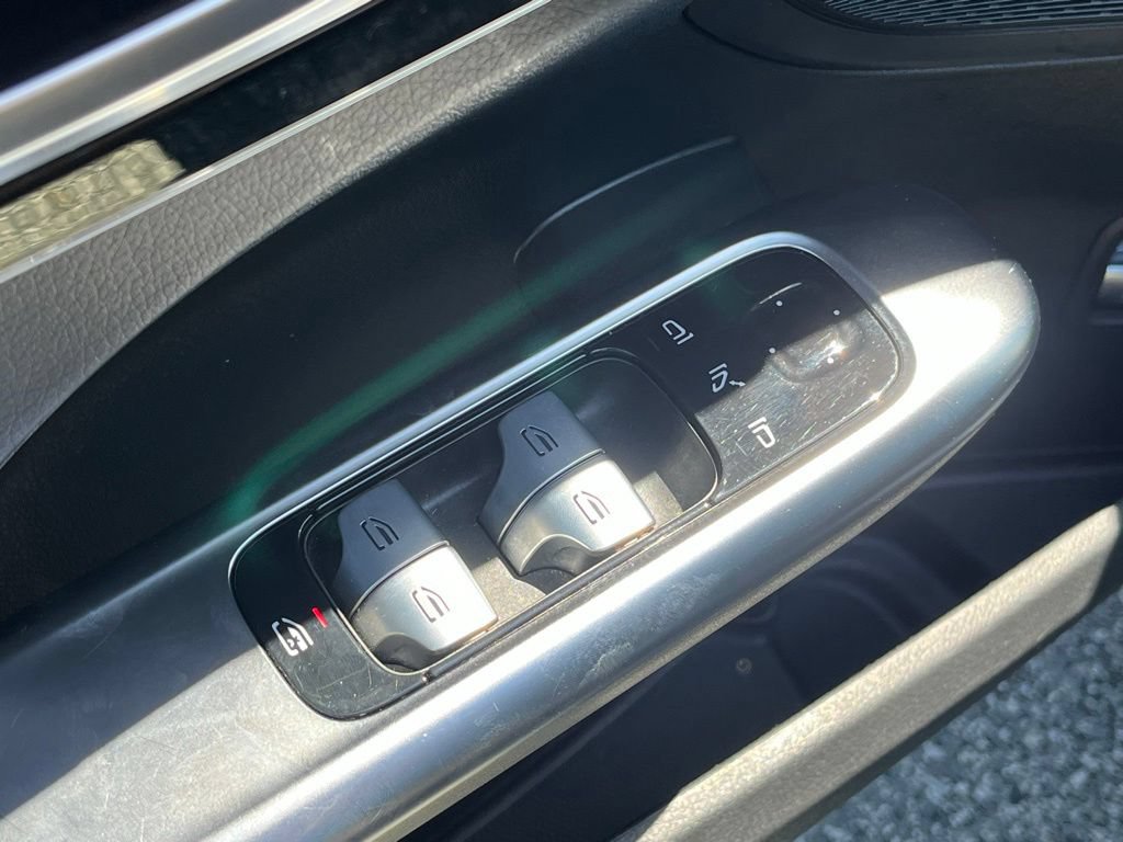 Used 2025 Mercedes-Benz C 300 4MATIC Sedan image 18