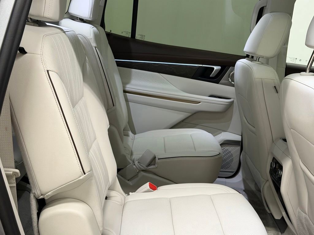 Certified 2025 Buick Enclave Avenir w/ Super Cruise Package FWD image 17
