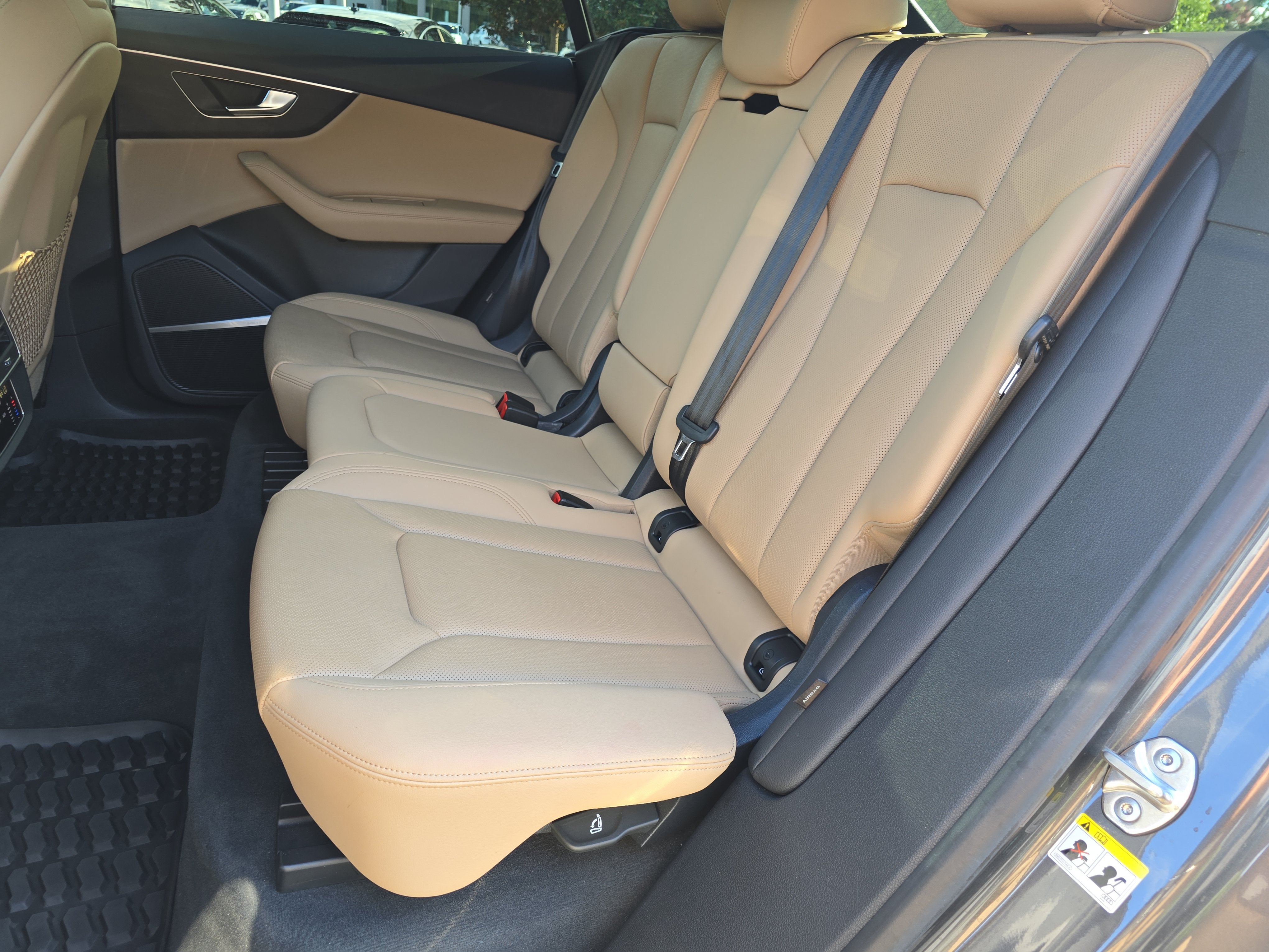 Used 2023 Audi Q8 Premium Plus w/ Premium Plus Package AWD/4WD image 14