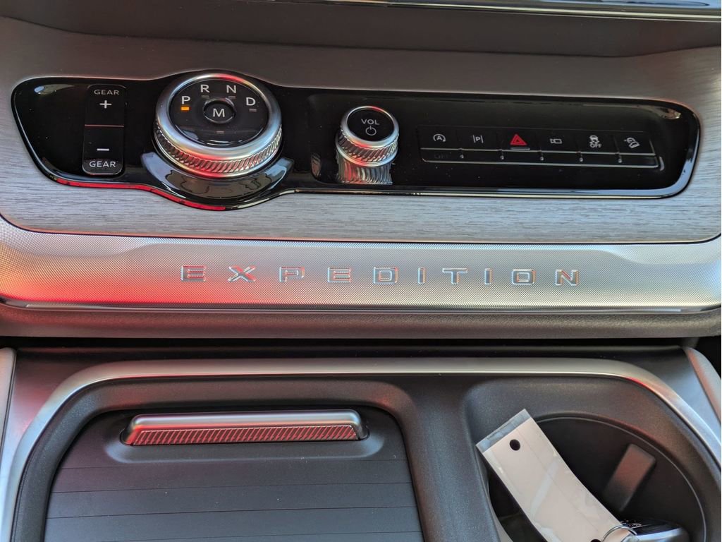 New 2025 Ford Expedition Platinum image 29