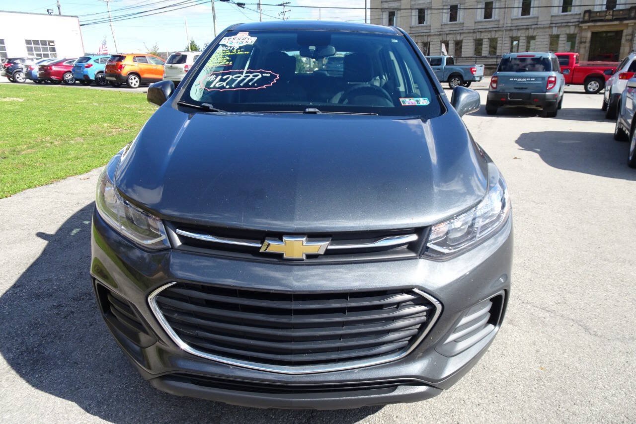 Used 2019 Chevrolet Trax LS AWD/4WD image 3