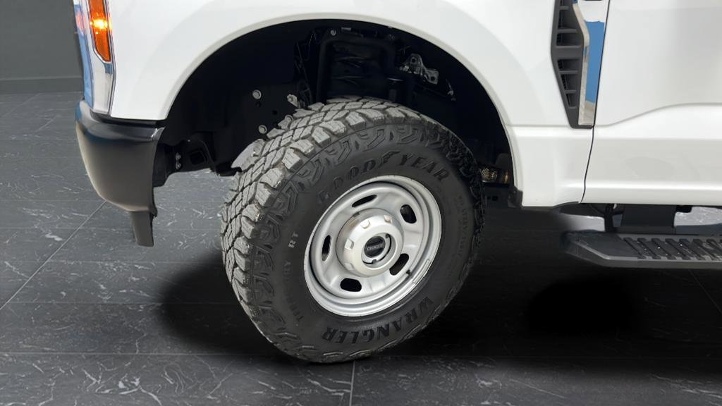 Used 2025 Ford F250 XL w/ XL Off-Road Package image 27
