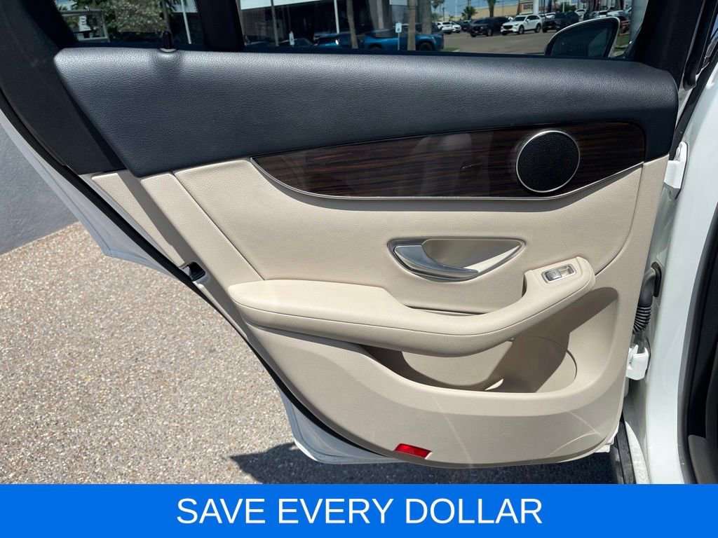 Used 2020 Mercedes-Benz GLC 300 image 15