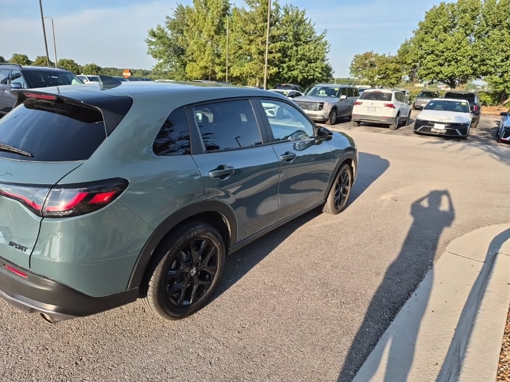 Used 2024 Honda HR-V Sport image 9
