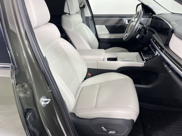 Used 2025 Hyundai Santa Fe Calligraphy AWD/4WD image 29