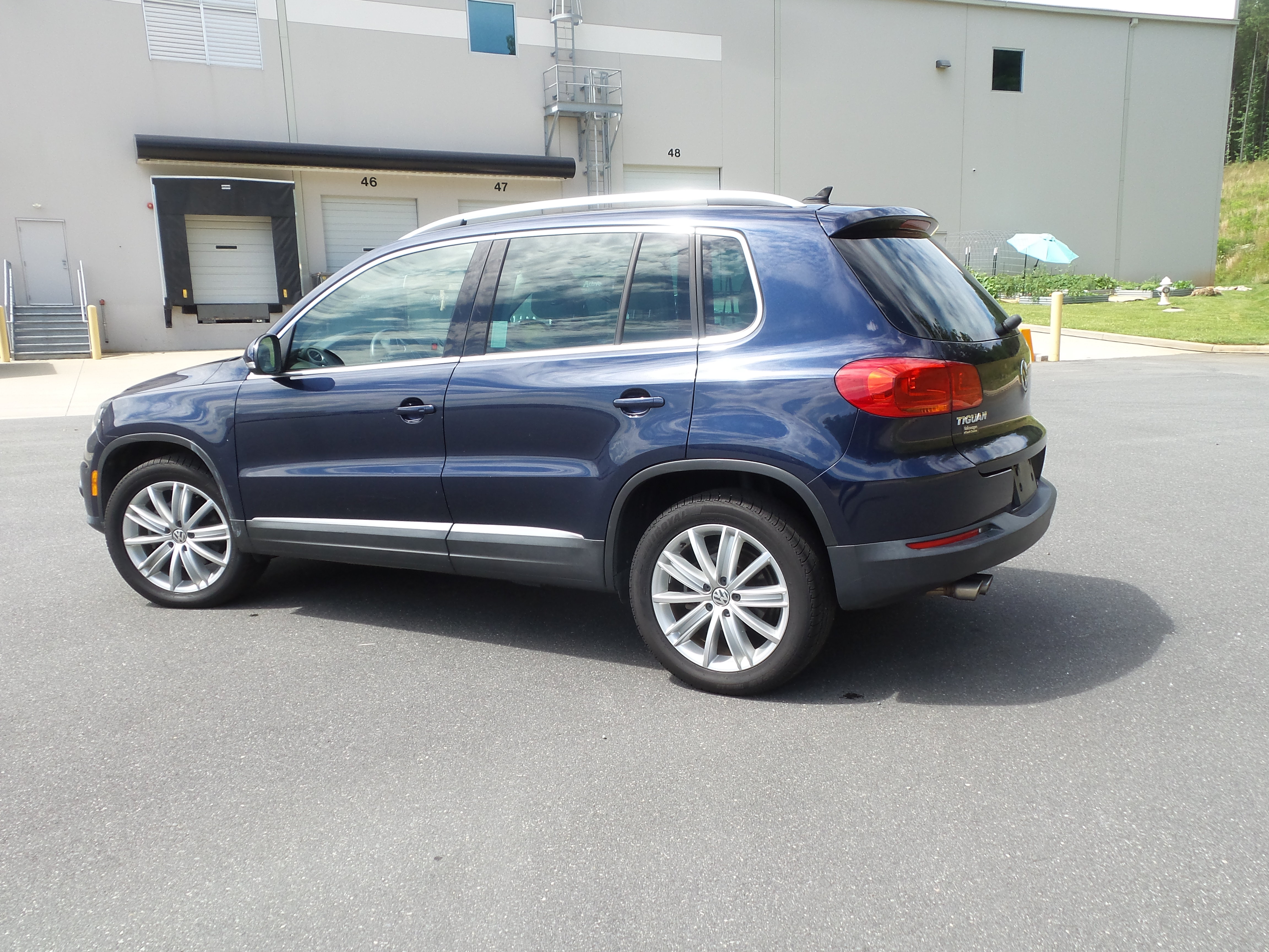 Used 2015 Volkswagen Tiguan SEL FWD image 4