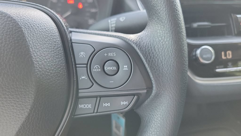 Used 2025 Toyota Corolla LE FWD image 23