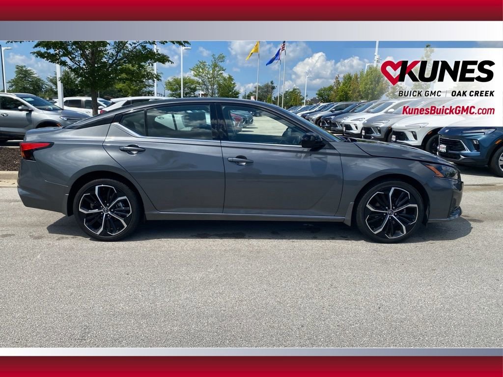 Used 2024 Nissan Altima 2.5 SR image 4