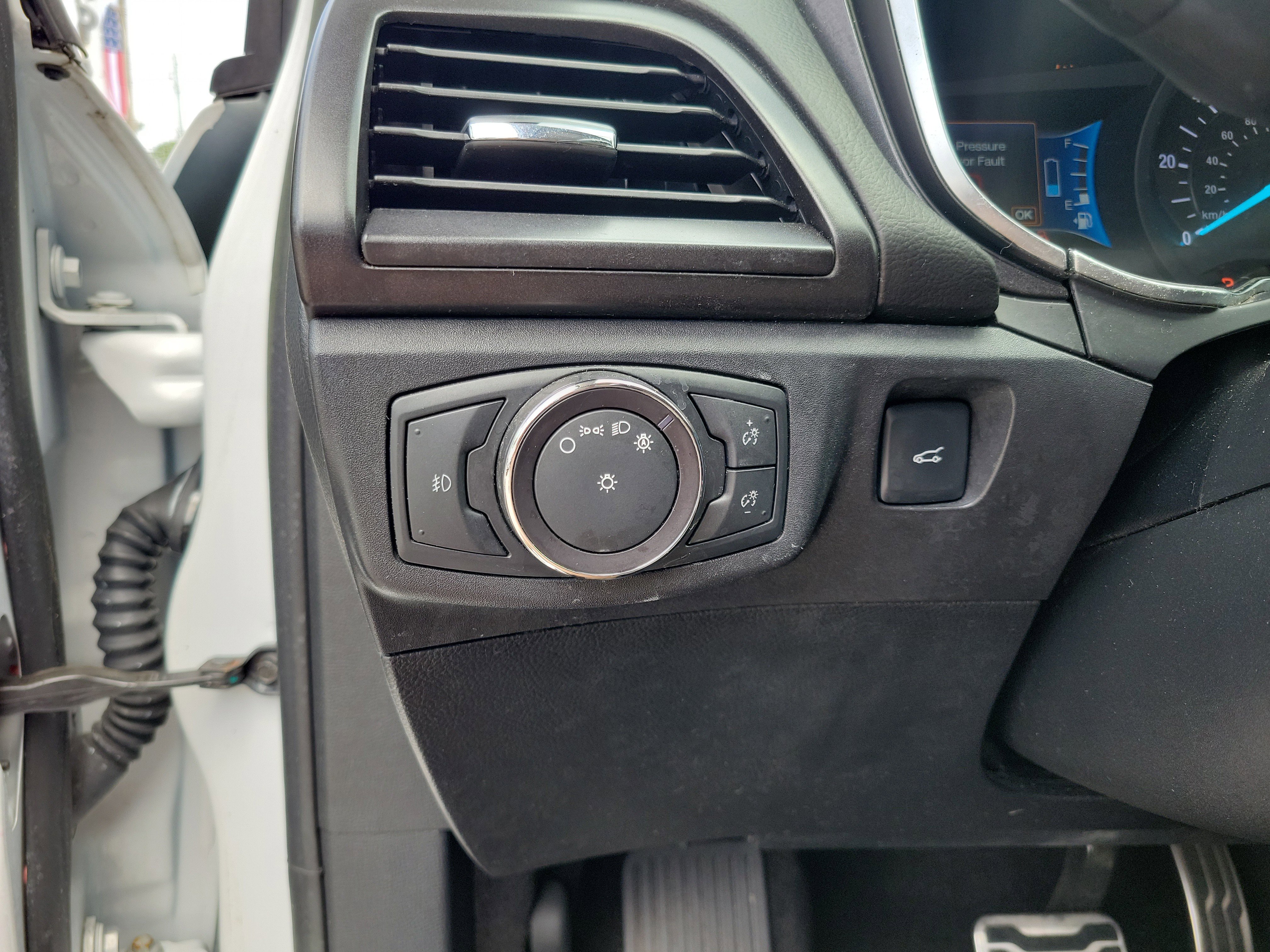 Used 2018 Ford Fusion Titanium image 10