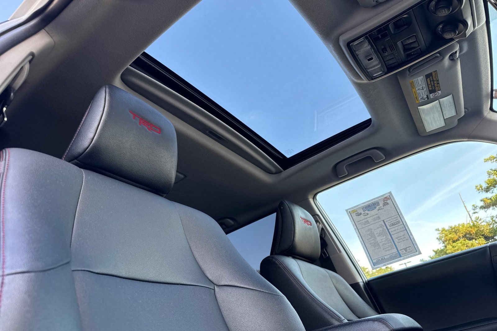 Used 2020 Toyota 4Runner TRD Off-Road Premium w/ Moonroof Package AWD/4WD image 20
