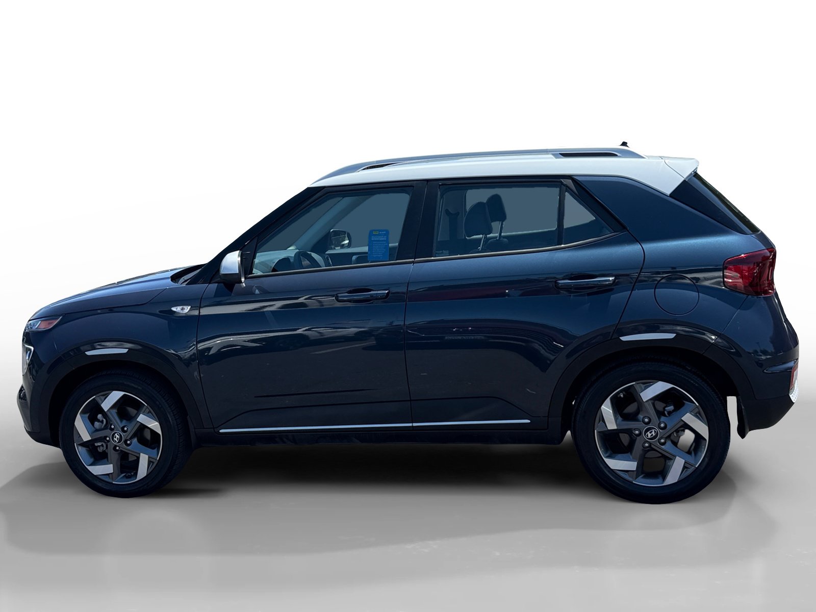 Certified 2021 Hyundai Venue FWD image 2