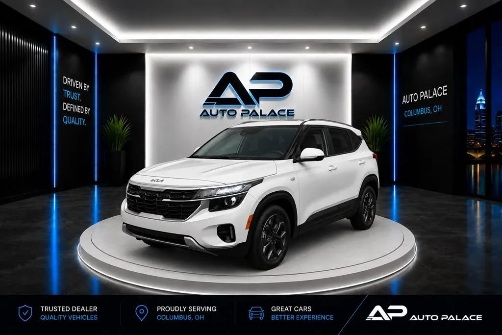 Used 2024 Kia Seltos LX AWD/4WD image 1
