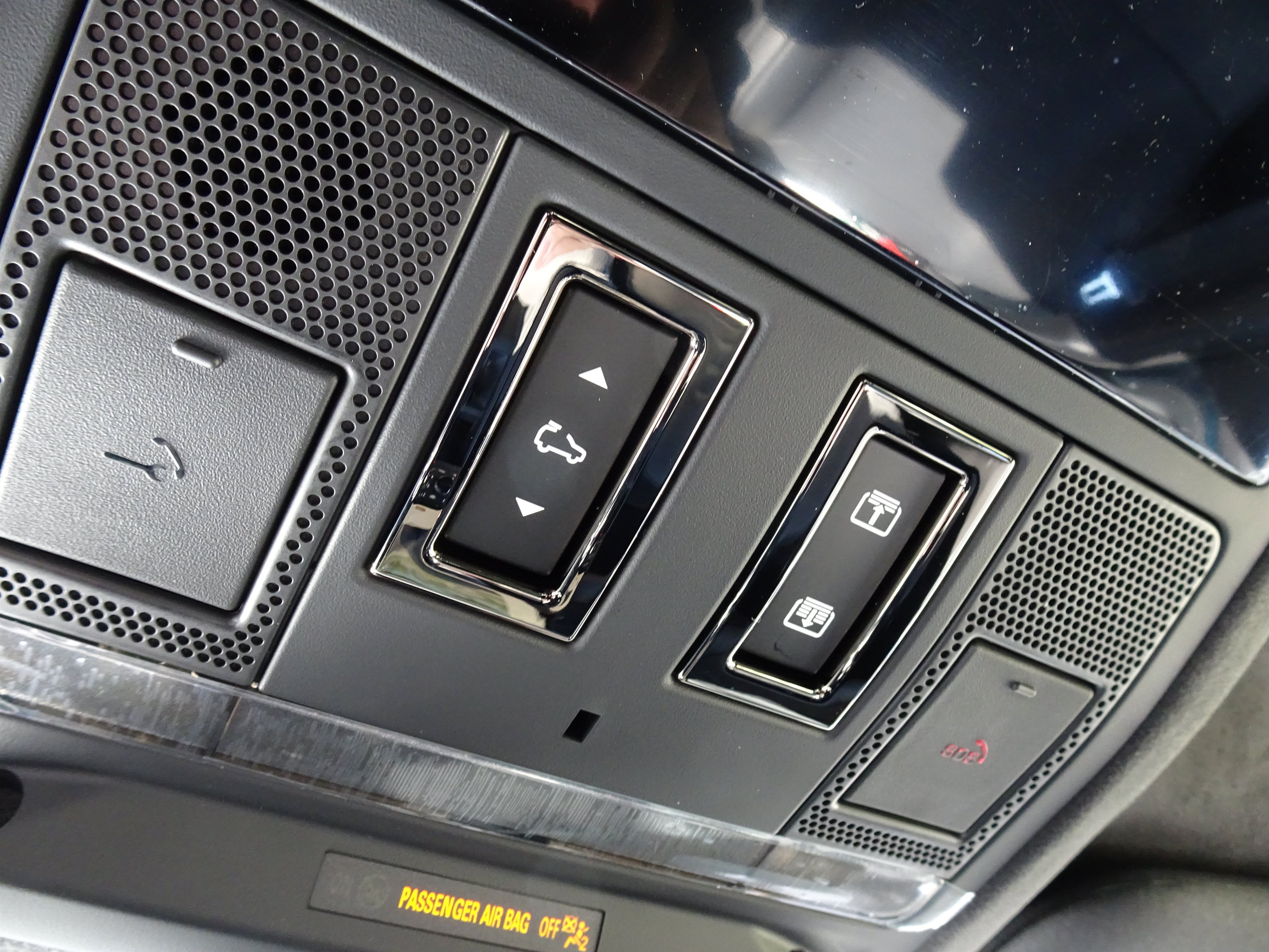 New 2026 Land Rover Defender 110 OCTA AWD/4WD image 35