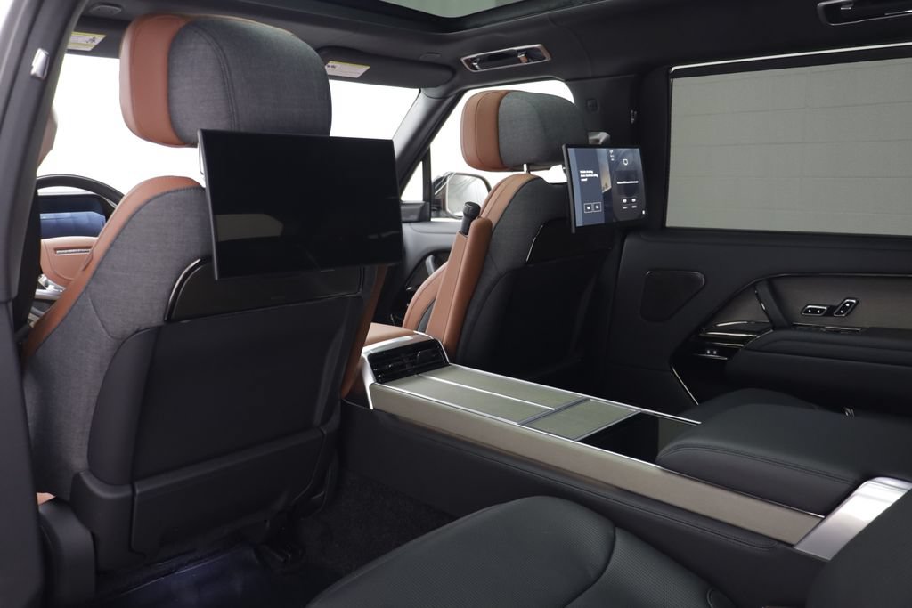 New 2026 Land Rover Range Rover SV AWD/4WD image 19