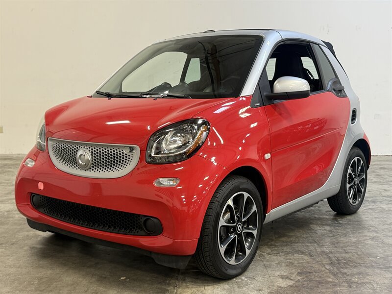 Used 2017 smart fortwo passion RWD image 30