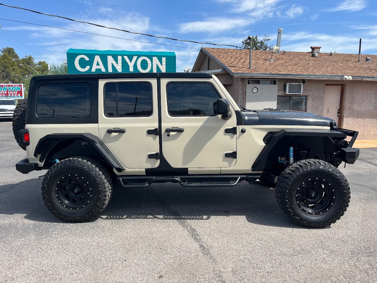 Used 2018 Jeep Wrangler Unlimited Sport AWD/4WD image 3