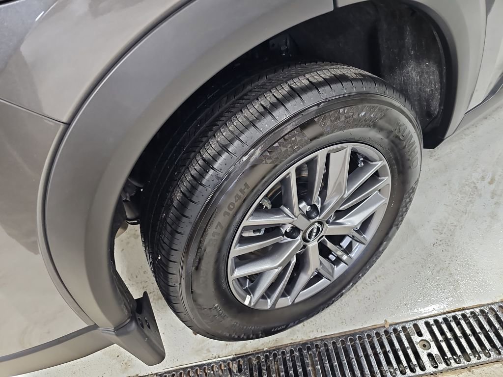 Used 2026 Nissan Rogue S image 15