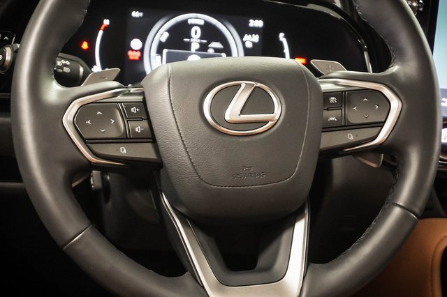 Used 2024 Lexus NX 300h AWD w/ Luxury Package image 19