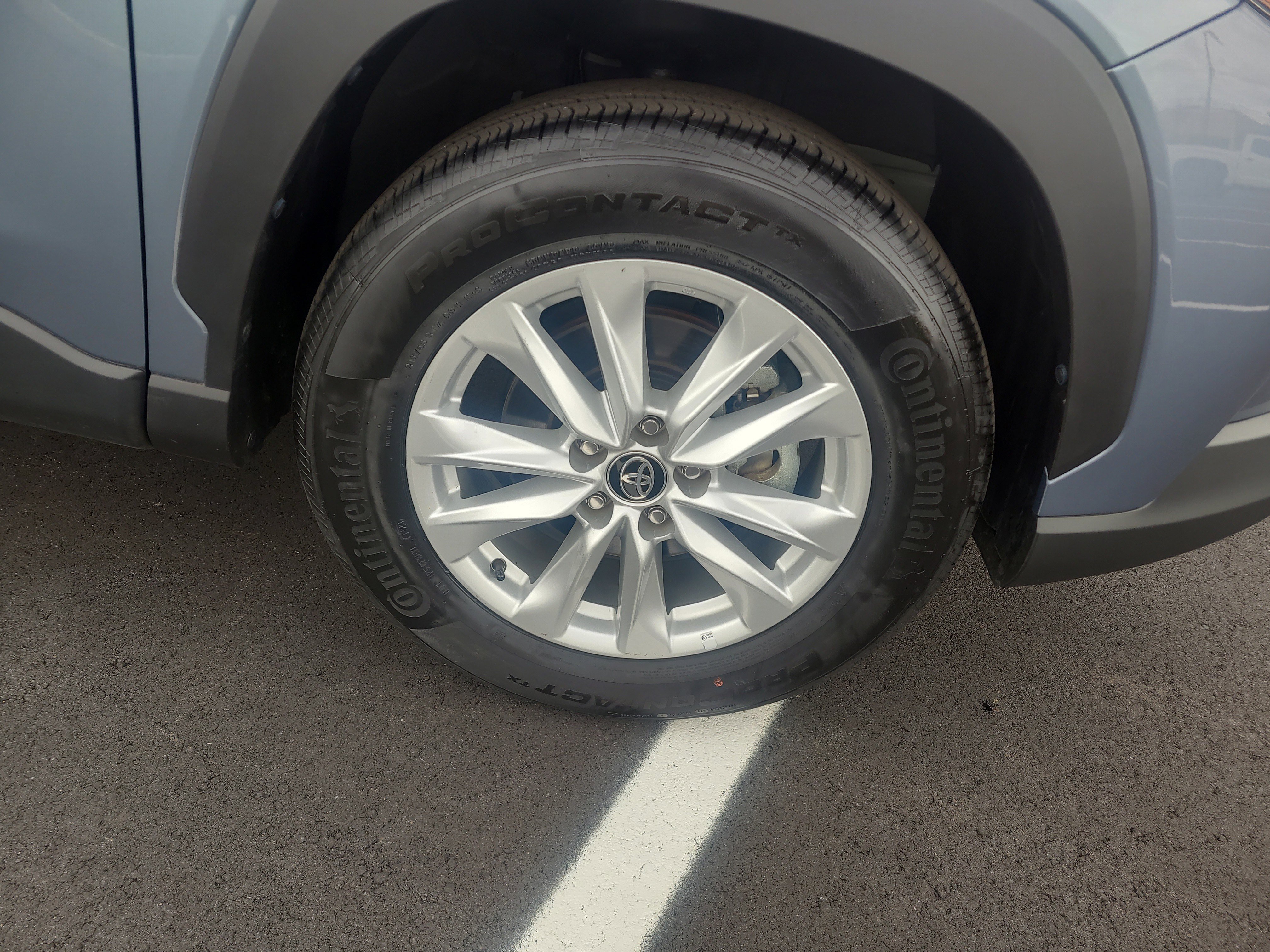 Certified 2024 Toyota Corolla Cross LE w/ Moonroof Package image 12