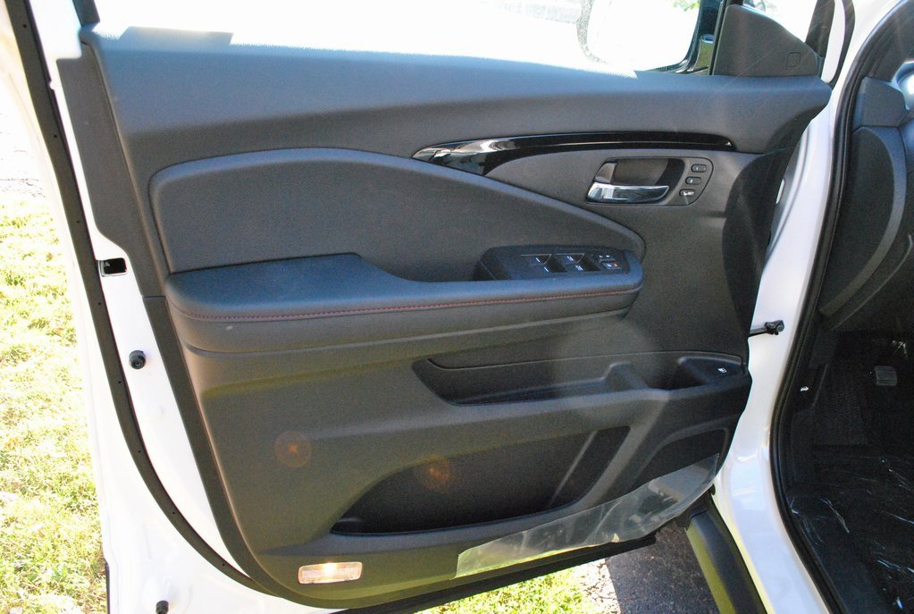 New 2026 Honda Ridgeline Black Edition image 5