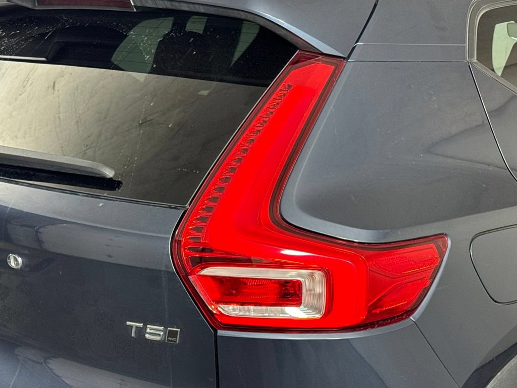 Used 2022 Volvo XC40 T5 Momentum AWD/4WD image 50