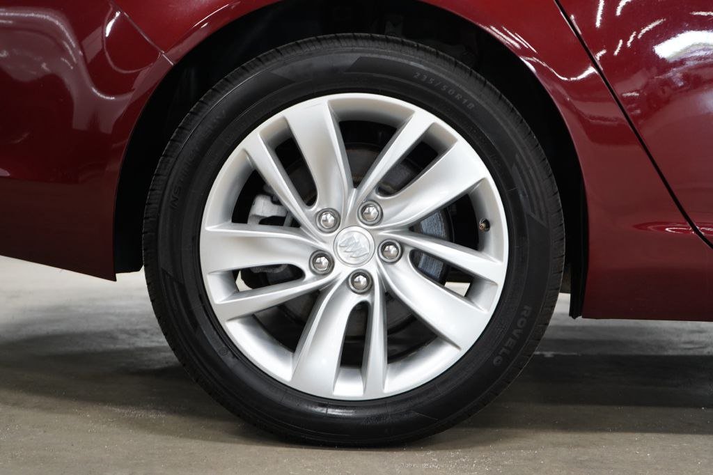 Used 2017 Buick Regal Premium w/ Driver Confidence Package #1 AWD/4WD image 39